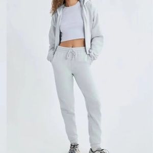 Tna Cozy Fleece Perfect Sweatpant in Mirror Blue